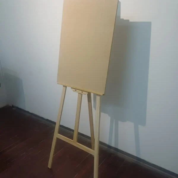 Caballete de madera con tablero